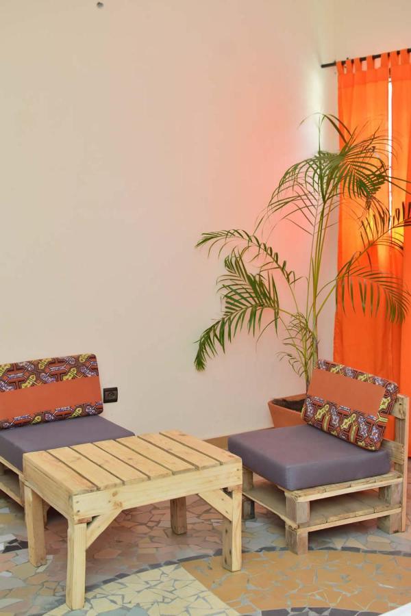 Akwa Guesthouse 科托努 外观 照片