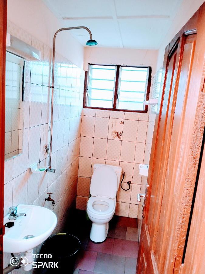 Akwa Guesthouse 科托努 外观 照片