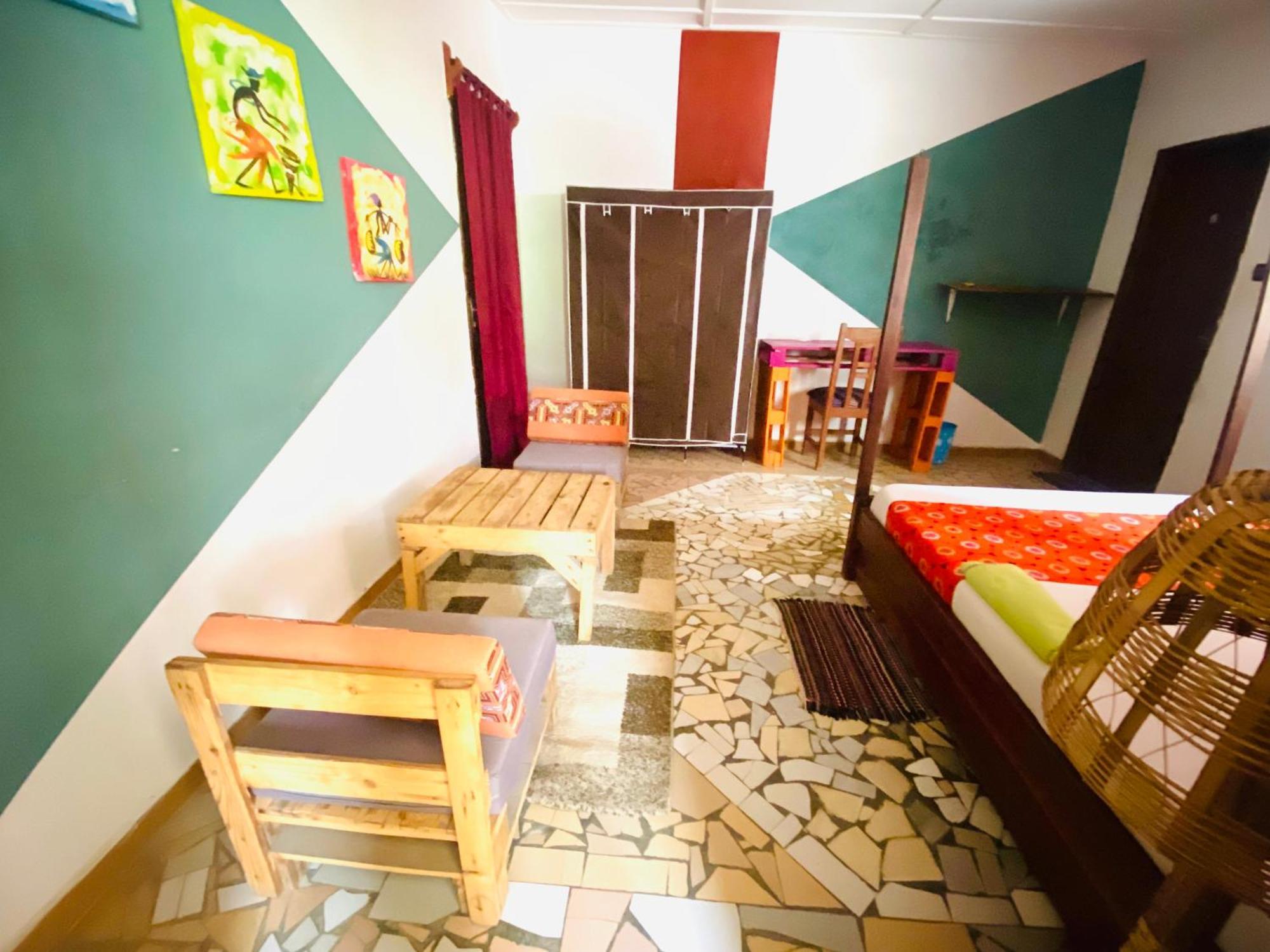 Akwa Guesthouse 科托努 外观 照片