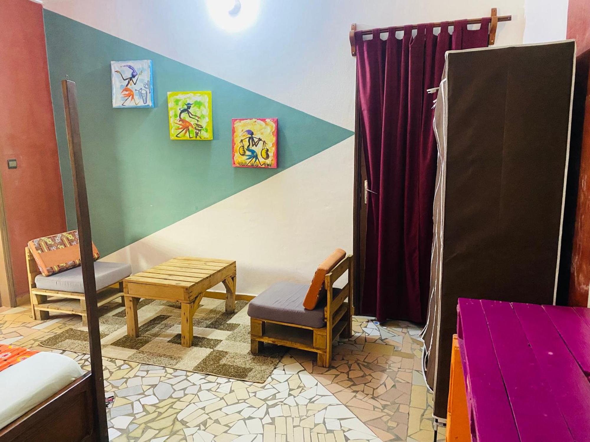 Akwa Guesthouse 科托努 外观 照片